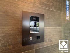 安心・安全な暮らしをサポートするオートロックシステムも完備。