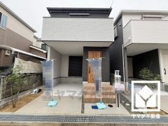 白を基調とした清潔感のある外観。帰るたびに安心感を感じられる佇まい。