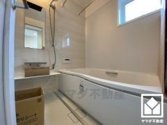 ナチュラルな木目調のアクセントパネルは落ち着いた雰囲気を演出してくれます。