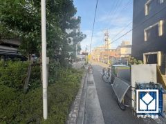 「スギ薬局阪神尼崎店」まで徒歩2分、「セブンイレブン尼崎昭和通5丁目店」まで徒歩3分、「業務スーパー三和店」まで徒歩5分など、お買い物施設が徒歩5分圏内に複数あり便利な住環境です。