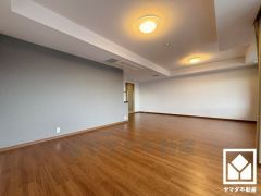 広々22.6帖のLDが魅力。家族全員がリラックスできる、ゆったりとした快適リビングで温かい団らんの時間を。