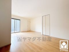 自然光を取り込む、開放感あふれる暮らし。隅々まで光が降り注ぎ、明るく心地の良い空間。