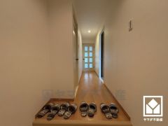 玄関から洗面室が近く、帰宅後すぐに手を洗えて衛生的です。