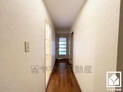 玄関から洗面室が近く、帰宅後すぐに手を洗えて衛生的です。