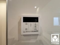 ボタン1つで自動でお湯張りができるオートバス機能付き。