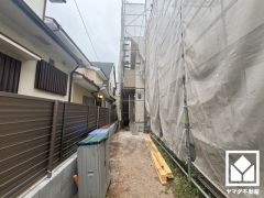 駐車スペースを1台分確保。重い荷物や雨の日の移動もスムーズで、快適なカーライフを実現。