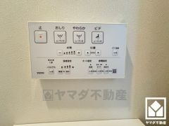 温水洗浄便座付きで、季節を問わずいつでも温かい便座をお使いいただけます。
