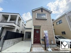 浴室にも小窓が付いているので、こもりがちな湿気もすぐ取り除くことができます。