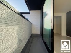 南向きバルコニーで陽当たり、風通し良好。たっぷりの洗濯物も気持ちよく乾きます。