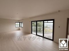 自然光を取り込む、開放感あふれる暮らし。隅々まで光が降り注ぎ、明るく心地の良い空間。