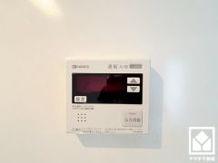 ボタン1つで自動でお湯張りができるオートバス機能付き。