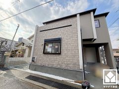 前面道路は北側・東側とも幅員約5.8mとゆったりとした広さがあるのでファミリーカー等の車の出入れも楽にできます。ご成約でヤマダポイントプレゼント中です。お問合せお待ちしております。