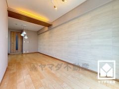 シンプルで美しいデザインのリビングが、毎日の生活に彩りを添える