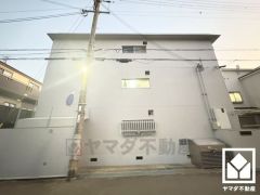 白を基調とした清潔感のある外観。帰るたびに安心感を感じられる佇まい。