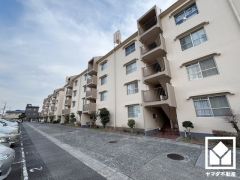 シンプルで飽きのこない設計が、暮らしに余白をもたらします。