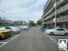 駐車場付きなので便利