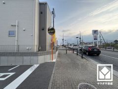 阪急電鉄今津線「仁川」駅まで徒歩約21分。「万代仁川店」まで徒歩6分などお買い物施設も徒歩圏内に複数あり、毎日の通勤・通学だけでなく、日常のお買い物や、休日のお出かけまで利便性に優れています。