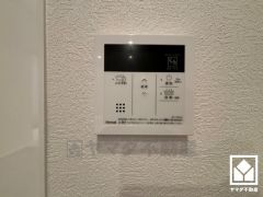 ボタン1つで自動でお湯張りができるオートバス機能付き。