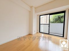 自然光を取り込む、開放感あふれる暮らし。隅々まで光が降り注ぎ、明るく心地の良い空間。