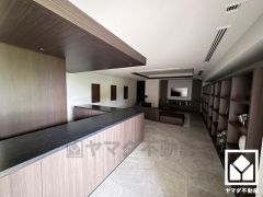 コミュニティラウンジ、ゲストルーム、コワーキングスペースなど共用施設充実（一部有料）。