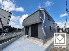 ZEH水準の高い省エネ性能を備えており、光熱費などのランニングコストを抑えられます。夏は涼しく、冬は暖かい、季節に関わらず快適に過ごせる住宅です。