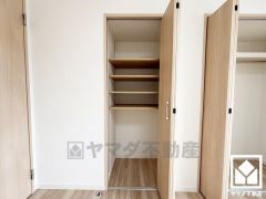 居室の収納は棚も多く設置されており、整理整頓がしやすい設計になっています。