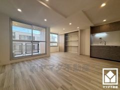 広々16帖のLDKが魅力。おしゃれなインテリアが映えるリビングで、リラックスしたひとときを過ごせます。