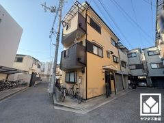 リビングに収納スペースがあり、住空間を広々お使いいただけます。日用品のストックなどもすっきり片付きます。