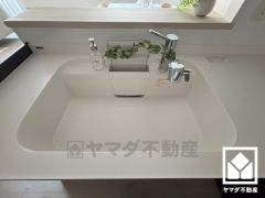 清潔感あふれるシンクで、毎日を気持ちよくスタート。