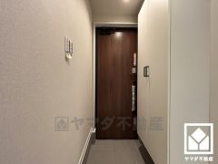 玄関にはシューズボックスを完備。家族の靴もしっかり収納できるので、玄関がいつも片付き、気持ちよくお客様を迎えられます。