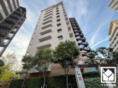 室内洗濯機置場がございますので、天候に左右されず洗濯していただけます。