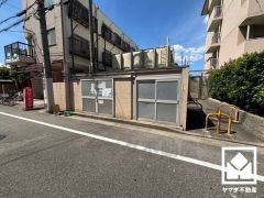 綺麗に整備されたゴミ出し場で気持ち良くお使い頂けます。