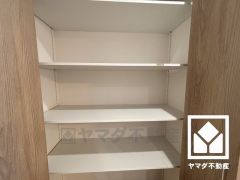 パントリーやリビング収納など収納が多数あり、住空間を広々お使いいただけます。