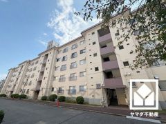 洗練されたデザインと堅牢な造り。美しさと安心を兼ね備えた、心地よい住まい。