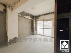 ユニットバスには浴室乾燥機がございます。雨の日の洗濯や花粉・ウイルス対策など多用途に活躍する機能です。（2025年9月末頃リフォーム完了予定）