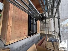 浴室には小窓が付いているので明るく、こもりがちな湿気もすぐ取り除くことができます。