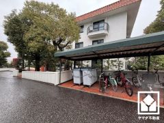 玄関にはシューズボックスを完備。家族の靴もしっかり収納できるので、玄関がいつも片付き、気持ちよくお客様を迎えられます。