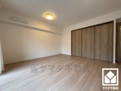 広々15.3帖のLDKが魅力。家族全員がリラックスできる、ゆったりとした快適リビングで温かい団らんの時間を。