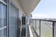 11階建て10階部分につき、前面に視界を遮る高い建物がなく、開放的な景色が広がります。