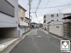 車で5分ほど南へ下ると国道171号線が通っています。西宮市街地や大阪北部・京都方面へも出やすく、車での移動にも便利な立地です。