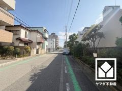 南向きバルコニーで陽当たり、風通し良好。奥行きもあり広々としているため、お洗濯物をたっぷりと干す事ができます。