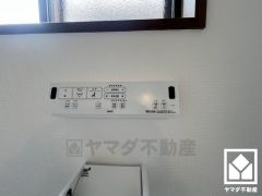 温水洗浄便座付きで、季節を問わずいつでも温かい便座をお使いいただけます。