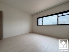 全居室に窓がございます。明るい陽光がたっぷり差し込む心地よい生活空間です。