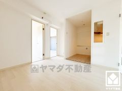 シンプルで美しいデザインのリビングが、毎日の生活に彩りを添える。