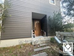 コミュニケーションがとりやすいリビング階段で、移動の際にLDKを通る生活動線のため、ご家族と顔を合わせる機会が増えます。