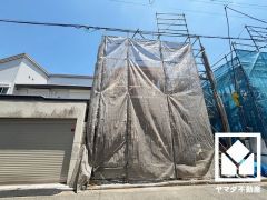 キッチンには床下収納があり、災害時の非常食や食料品のストックなどを保存できます。