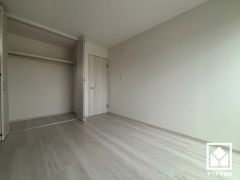 お子様のお部屋などにも丁度良い広さです。全居室フローリングでお掃除ラクラク。全居室収納もございますので、お部屋の広さを最大限に活用できます。
