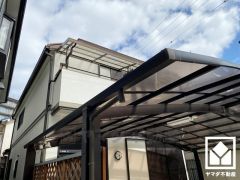 階段下にも収納スペースがあり、住空間を広々お使いいただけます。日用品のストックなどもすっきり片付きます。