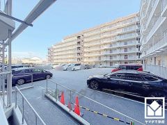 JR東海道本線「立花」駅まで徒歩約7分、阪神電鉄本線「尼崎センタープール前」駅まで徒歩約22分の立地。2沿線利用可能で、毎日の通勤・通学だけでなく、休日のお出かけまで利便性に優れています。