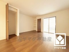 自然光を取り込む、開放感あふれる暮らし。隅々まで光が降り注ぎ、明るく心地の良い空間。